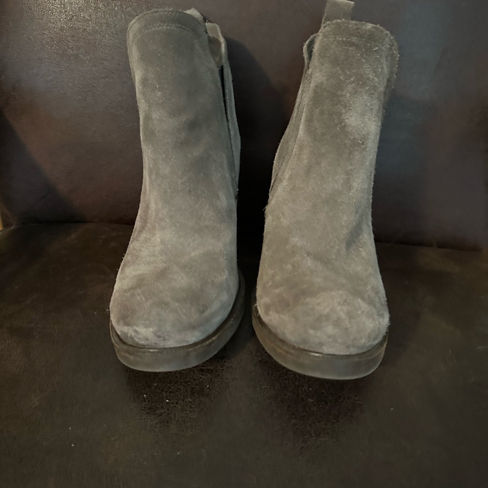 Bos and co Bellfield Charcoal Suede Ankle Booties